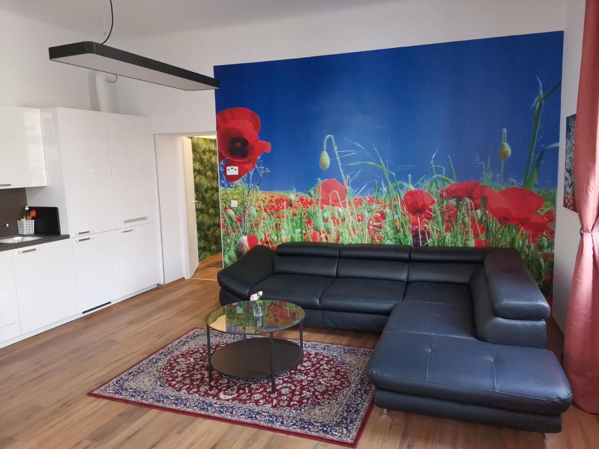 Studio & Apartments Near Reumannplatz Vienna Exterior photo
